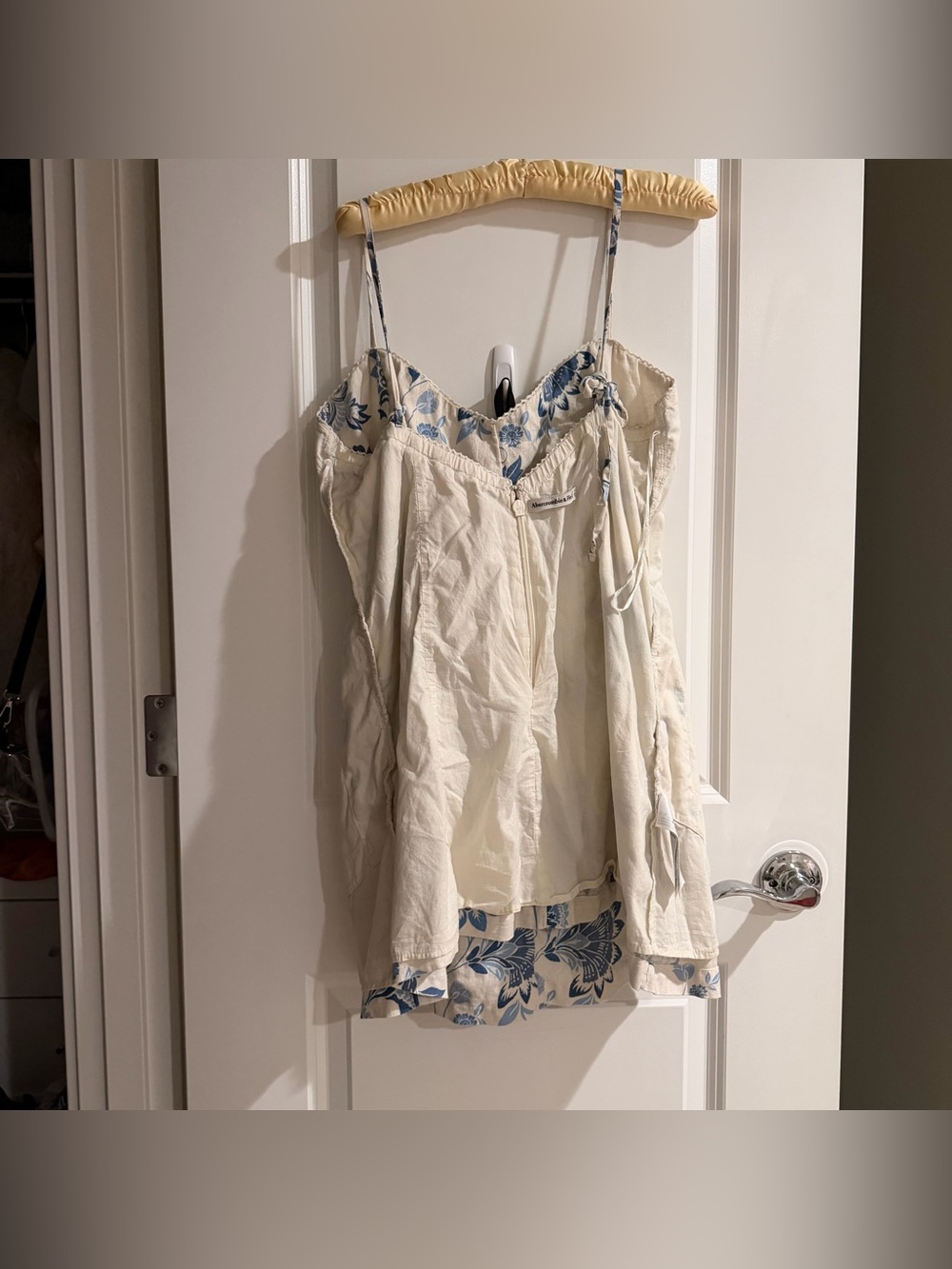 Abercrombie & Fitch Women's
Lace-Trim Linen-Blend Mini Dress - Picture 4 of 8